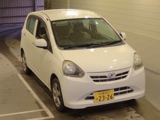 DAIHATSU MIRA E S 2012