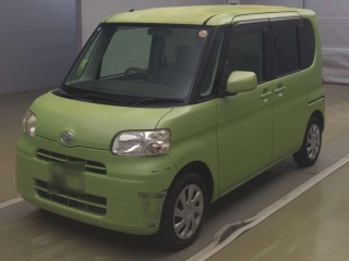 DAIHATSU TANTO 2011