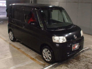DAIHATSU TANTO 2011