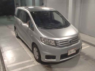 HONDA FREED 2010