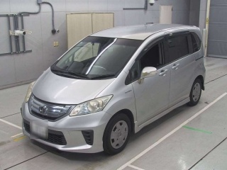 HONDA FREED 2013