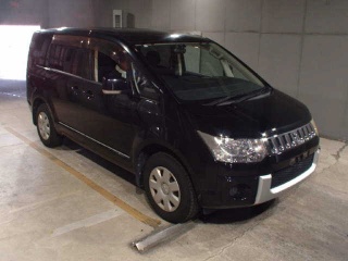 MITSUBISHI DELICA D5 2011