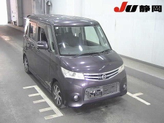NISSAN ROOX 2011