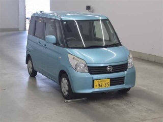 NISSAN ROOX 2013