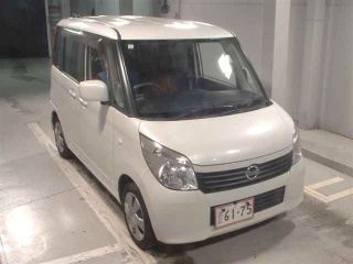 NISSAN ROOX 2011