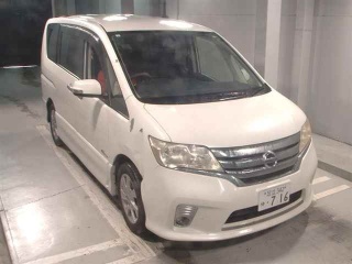 NISSAN SERENA 2013