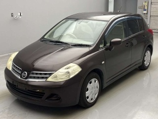 NISSAN TIIDA 2010