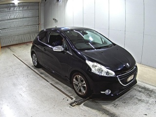 PEUGEOT 208 2014