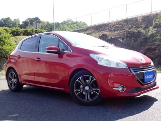 PEUGEOT 208 2013