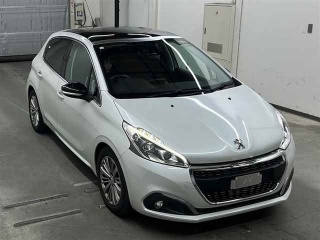 PEUGEOT 208 2018