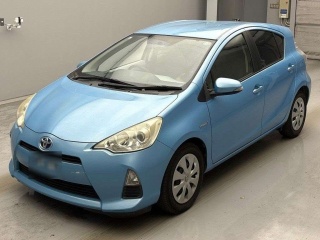 TOYOTA AQUA 2012