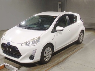 TOYOTA AQUA 2015