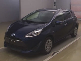 TOYOTA AQUA 2019