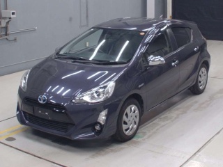 TOYOTA AQUA 2015