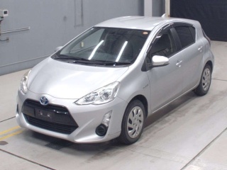 TOYOTA AQUA 2015