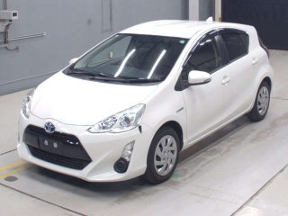 TOYOTA AQUA 2015