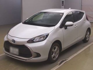 TOYOTA AQUA 2022