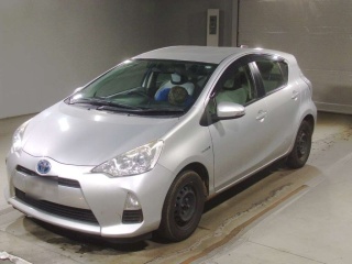 TOYOTA AQUA 2013