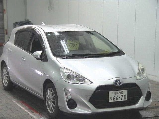 TOYOTA AQUA 2015