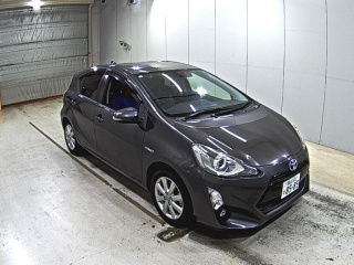 TOYOTA AQUA 2015