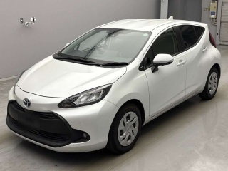 TOYOTA AQUA 2021