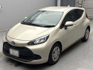 TOYOTA AQUA 2022