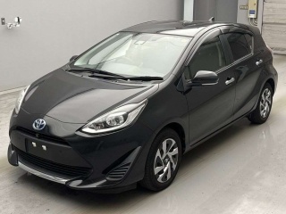 TOYOTA AQUA 2021