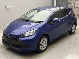 TOYOTA AQUA 2021