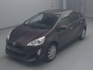 TOYOTA AQUA 2016