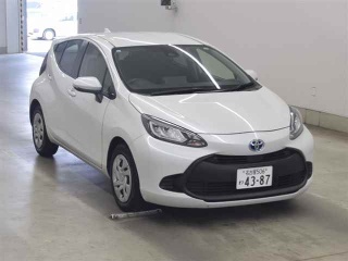 TOYOTA AQUA 2023