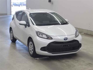 TOYOTA AQUA 2023