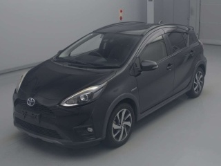TOYOTA AQUA 2017
