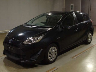 TOYOTA AQUA 2017