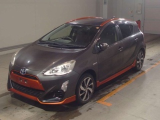 TOYOTA AQUA 2015