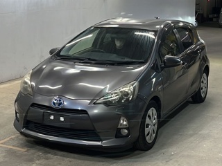 TOYOTA AQUA 2013