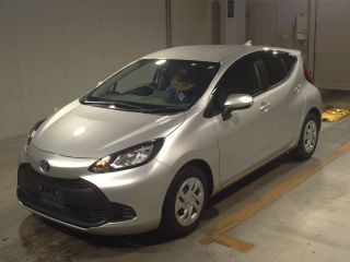 TOYOTA AQUA 2022