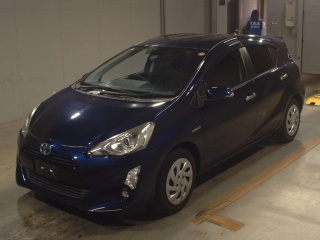 TOYOTA AQUA 2017