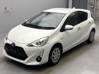 TOYOTA AQUA 2016