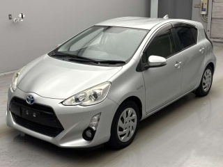 TOYOTA AQUA 2015