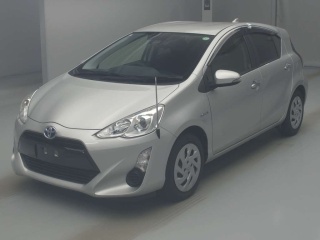 TOYOTA AQUA 2017