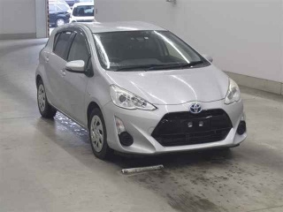 TOYOTA AQUA 2016