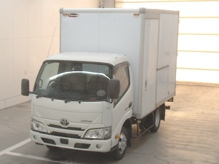 TOYOTA DYNA 2020