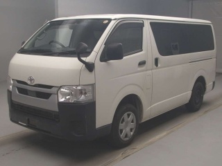 TOYOTA HIACE VAN 2020