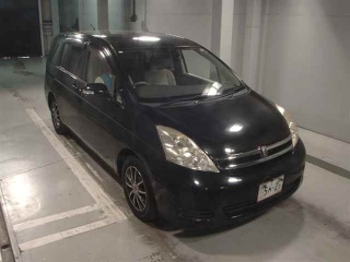 TOYOTA ISIS 2010