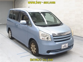 TOYOTA NOAH 2009