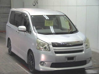 TOYOTA NOAH 2009