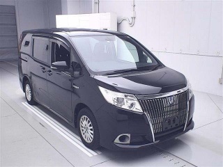 TOYOTA NOAH 2015