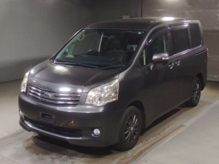 TOYOTA NOAH 2012
