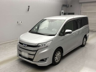 TOYOTA NOAH 2017
