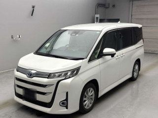 TOYOTA NOAH 2022